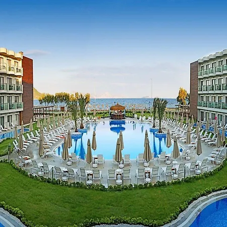Kairaba Bodrum Princess And 5* トゥルグトレイス